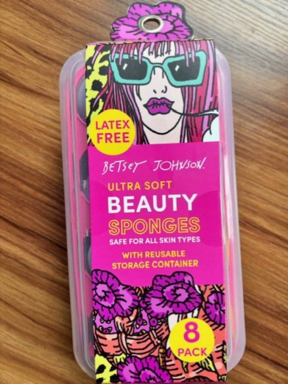 New Betsey Johnson Ultra Soft Beauty Sponges With Reusable Storage Container 8pk